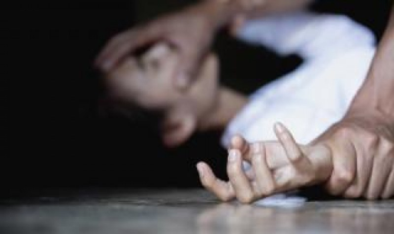 Разгонени дъртаци изнасилиха брутално 13-годишно момиче от махалата в Разлог 
