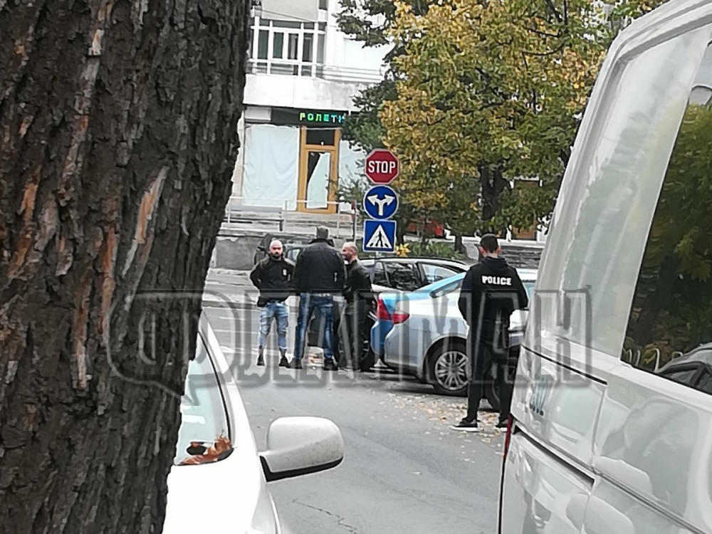 Белезници: Арестуваните от рекетьорската банда в Бургас вече са 10