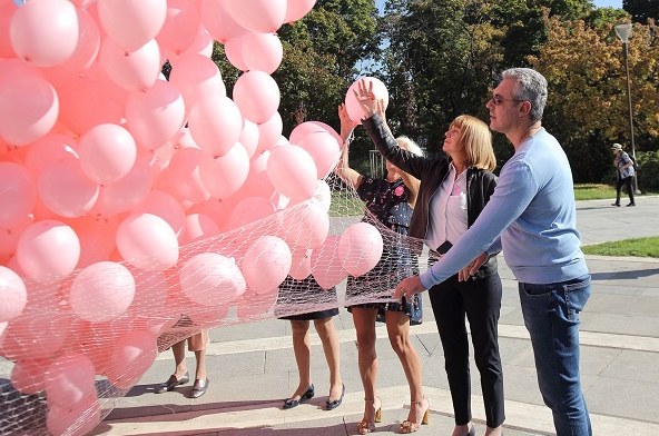 Фандъкова: Създадохме първата общинска програма за превенция на рак на гърдата