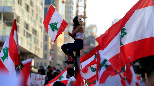 Д-р Енджи Касабие от Бейрут: Улиците са блокирани, заради министрите, които искат да избягат