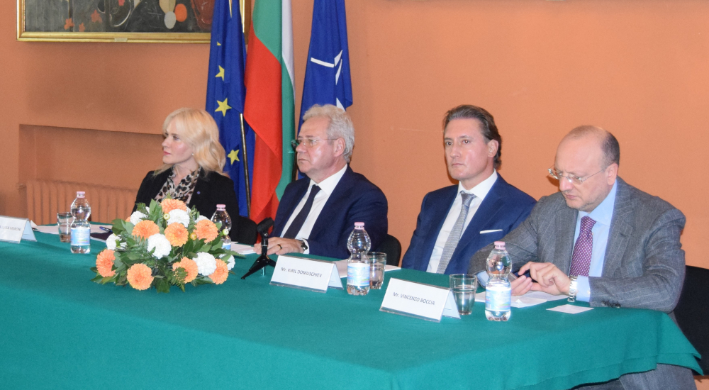Председателят на КРИБ Кирил Домусчиев и президентът на Конфиндустрия Венченцо Боча дадоха в Рим нов тласък на българо-италианските бизнес проекти