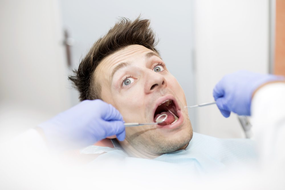Обезумял от зъбобол млад англичанин се самоуби, чакал на опашка за вадене на зъб от януари 2019