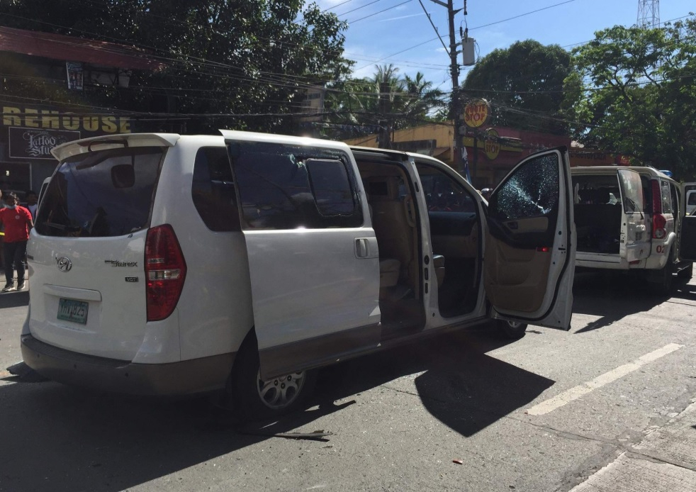 Застреляха филипински кмет, замесен с наркотици СНИМКИ 18+