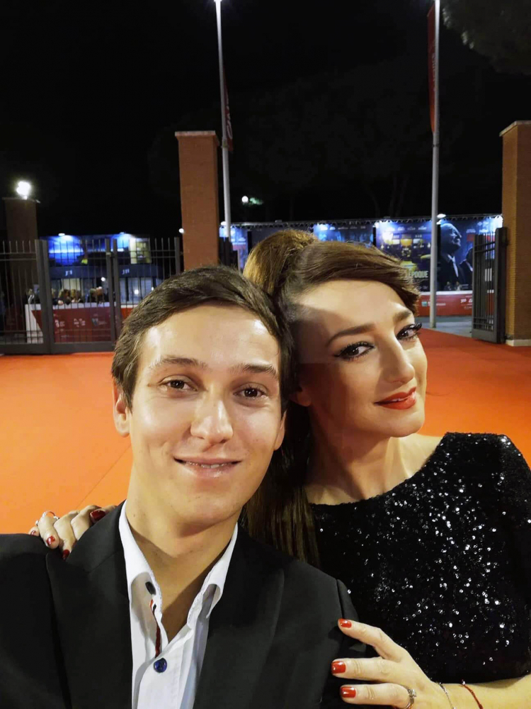 Деси Тенекеджиева блесна на червения килим на кинофестивала в Рим с млад актьор