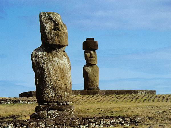 Разгадаха неочакваното предназначение на мистериозните статуи на Великденския остров СНИМКИ