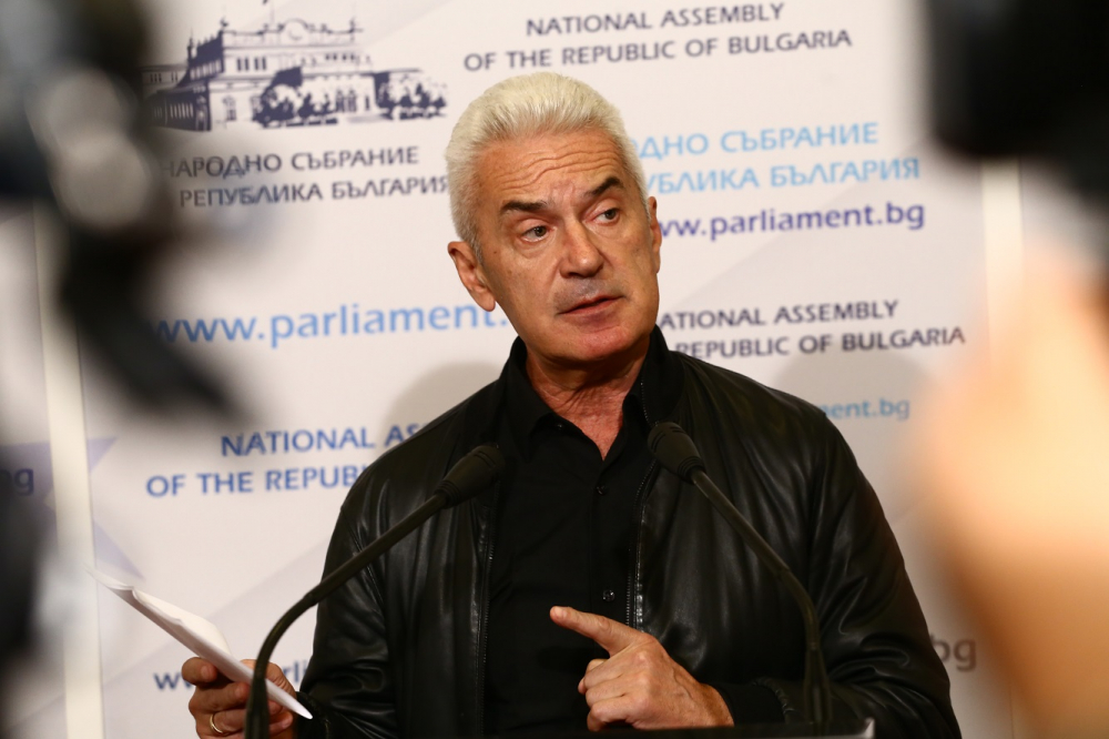 Сидеров проговори защо бе „прелъстен и изоставен“ от ВМРО и НФСБ