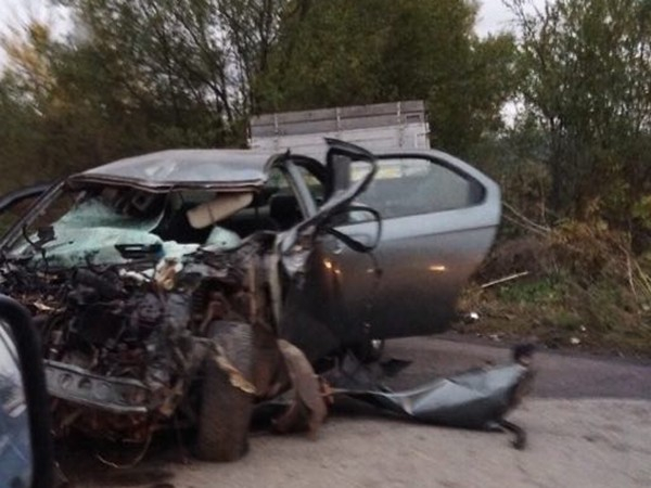Страховита СНИМКА: Автомобил остана без предница след челен удар в Бургаско 