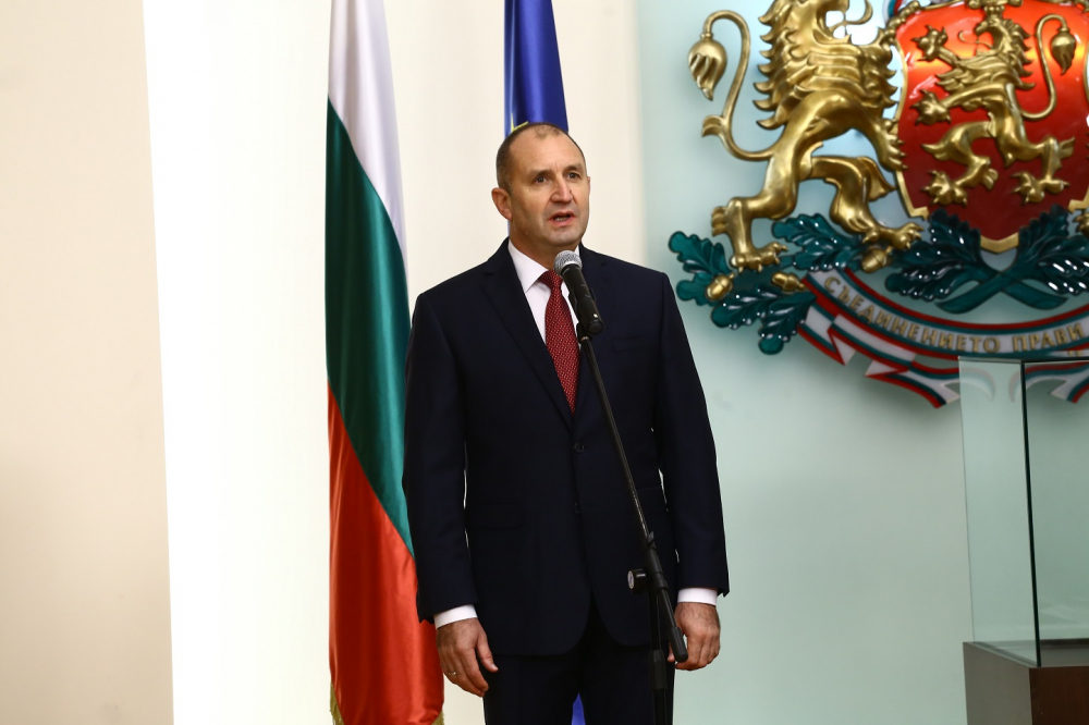 Президентът Радев обеща да реши за избора на Гешев в "обозрим срок"