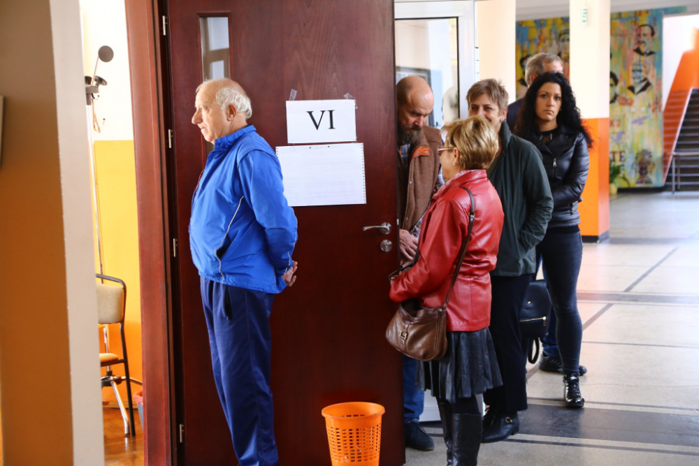Извънредна ситуация в една от изборните секции в Ловеч