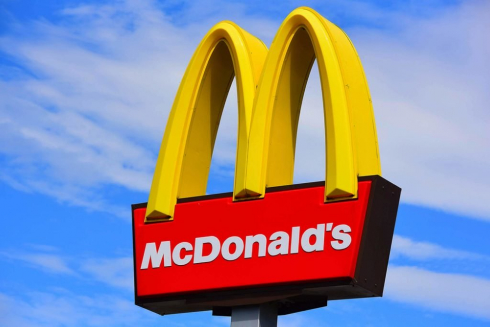 McDonald's загуби 4 милиapдa дoлapa заради секс афера 
