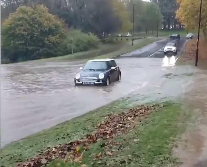 Страшни наводнение заляха Великобритания ВИДЕО