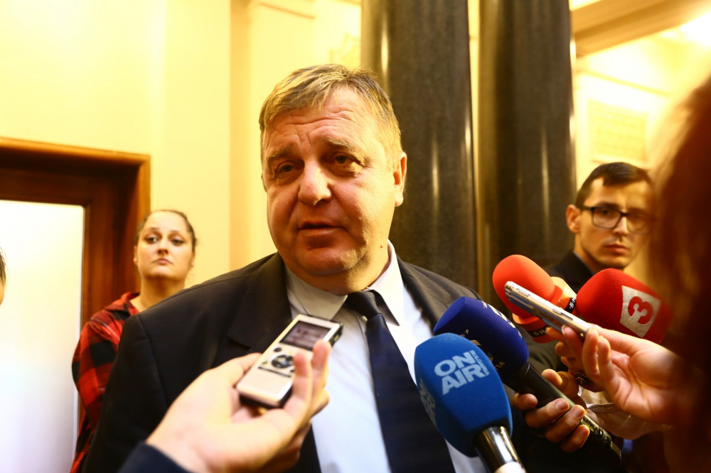 Каракачанов: Като опозиция Нинова има право да иска оставки, но да не прекалява с популизма