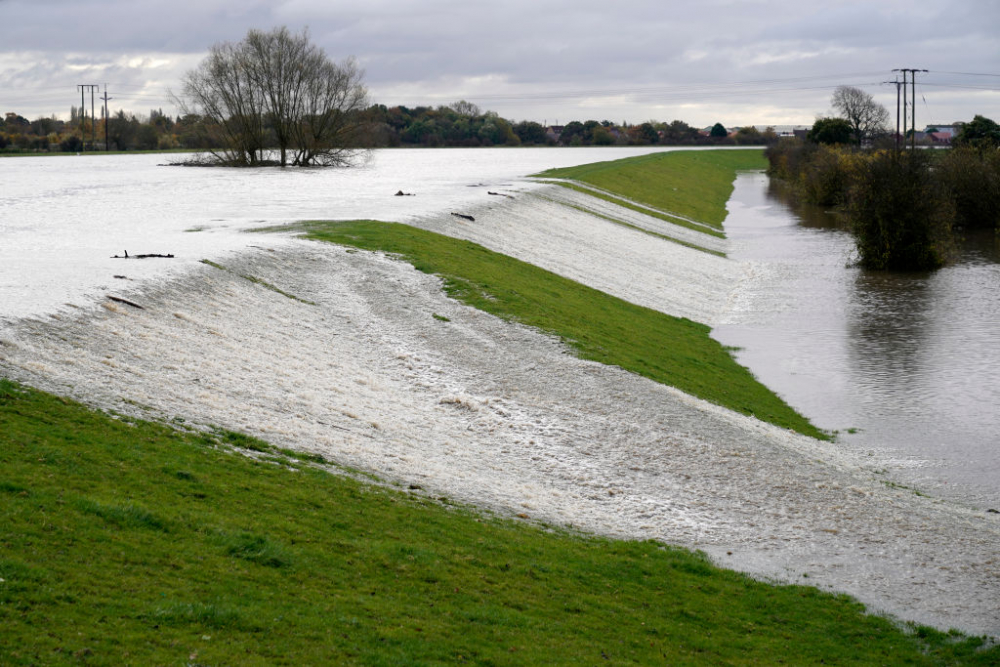Библейски потоп в Англия взе жертви ВИДЕО