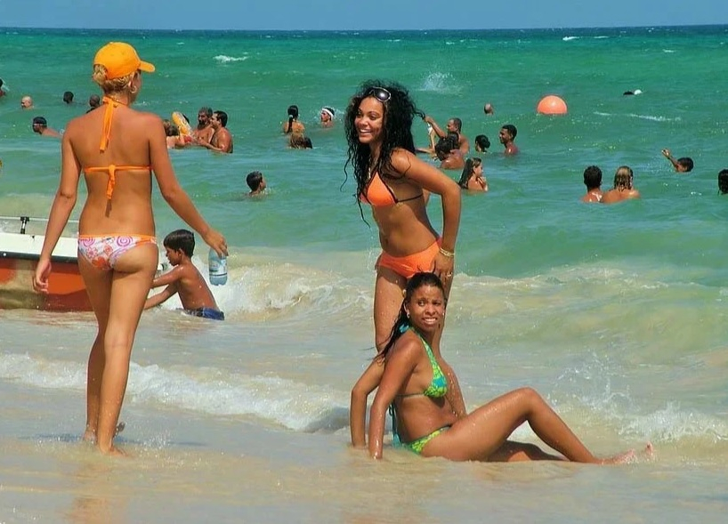 Защо момичетата в Куба са толкова приветливи към туристите?