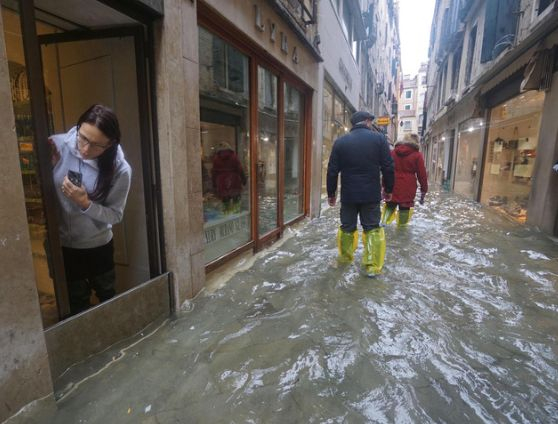 Страшна буря помете Южна Италия СНИМКИ