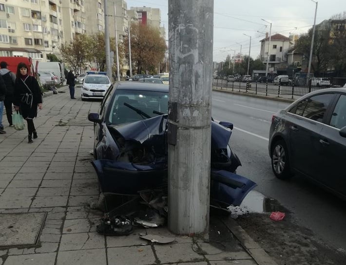 Първо в БЛИЦ: Ужасяваща СНИМКА от зверската катастрофа с майка и дете в София 