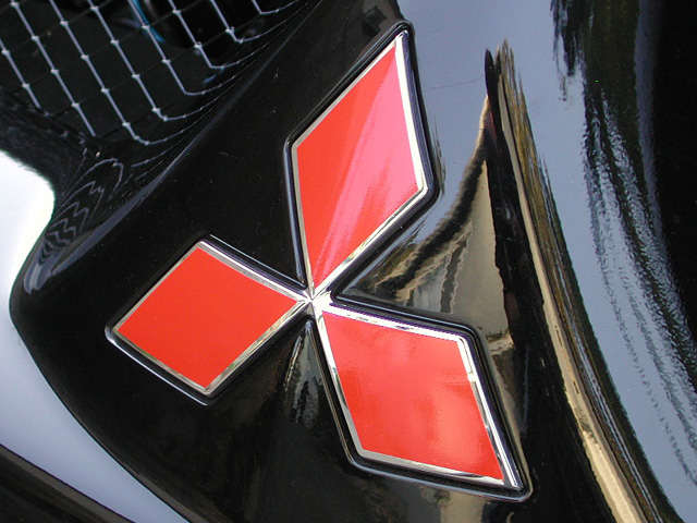 Mitsubishi представи новия си кросоувър Xpander Cross