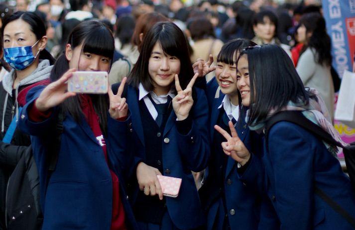 Учениците в Япония отиват на училище със снимка от детството, ето защо 