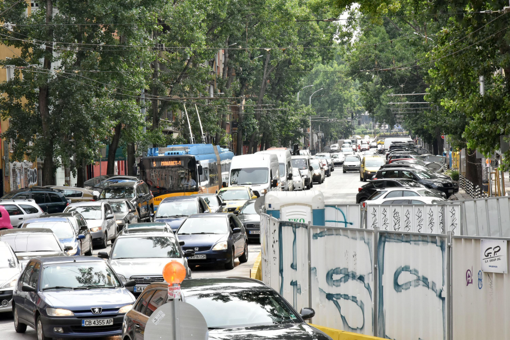 Крути мерки: Вдигат данъка на повечето от автомобилите в София СПИСЪК