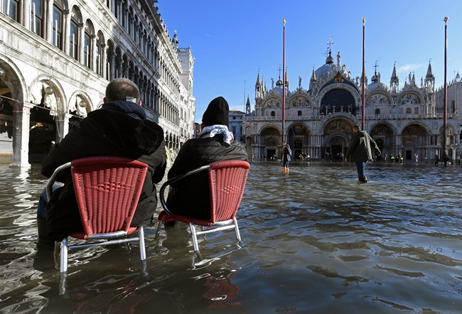 Кметът на Венеция: Градът ни е на колене, наводненията са разрушителни от 50 г. насам ВИДЕО