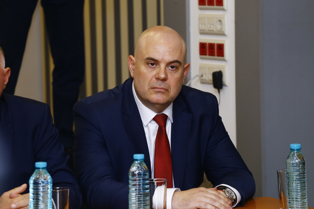 Указът на президента за назначаването на Иван Гешев за главен прокурор излезе в "Държавен вестник"