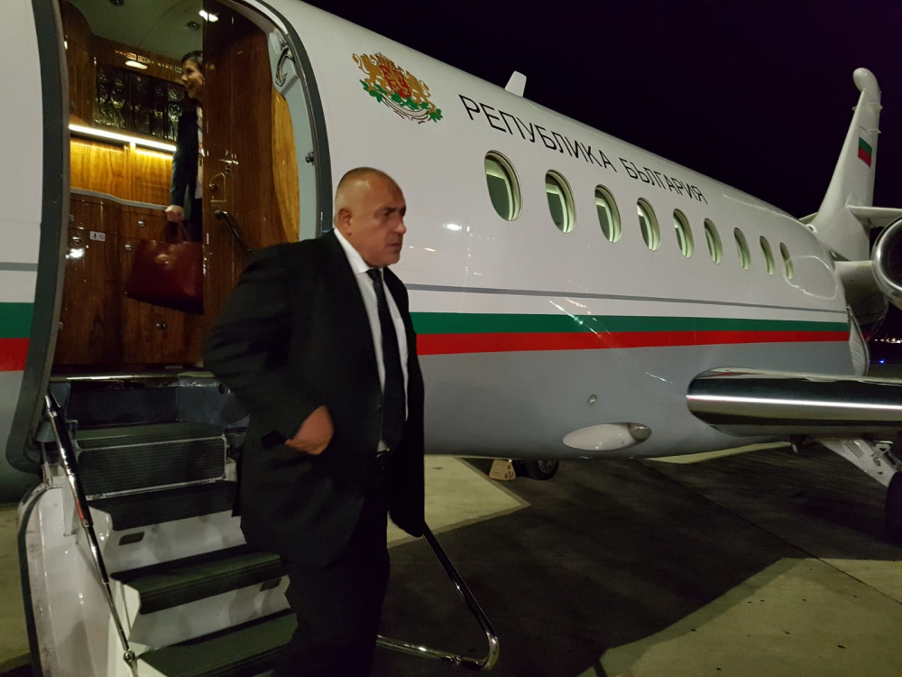 Извънредна ситуация със самолета на премиера Борисов при кацане на летище София