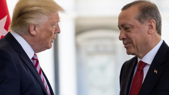 Bloomberg: Тръмп призна, че не е могъл да убеди Ердоган да се откаже от С-400