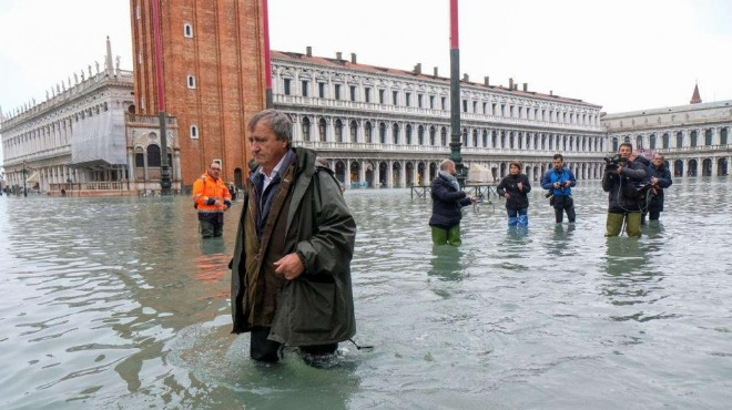 Потопът от Венеция обхваща цяла Италия