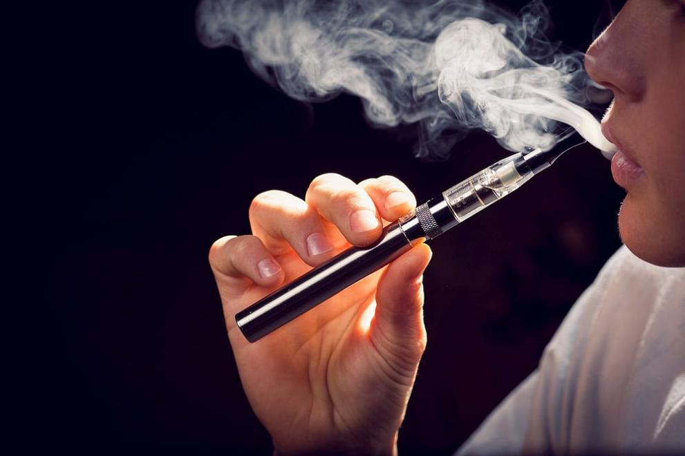 Учени откриха смъртоносната съставка в е-цигарите