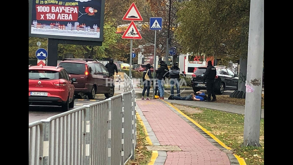 Първи СНИМКИ от мащабната спецакция срещу дрогата в София