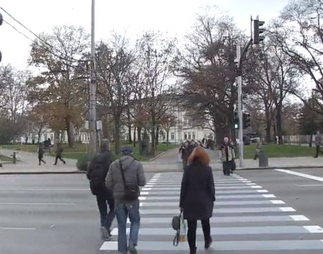 БЛИЦ TV: Нова придобивка шокира шофьори и пешеходци в топ центъра на София