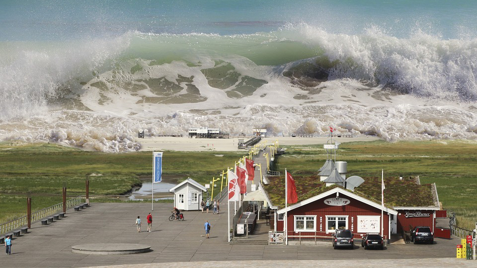 Учени бият тревога: 30-метрово цунами ще удави Великобритания 