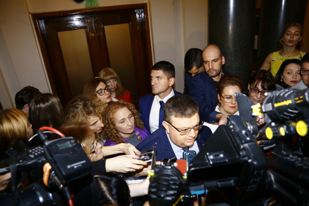 Цацаров: Ще помогна КПКОНПИ да получи мястото, отредено й от закона СНИМКИ