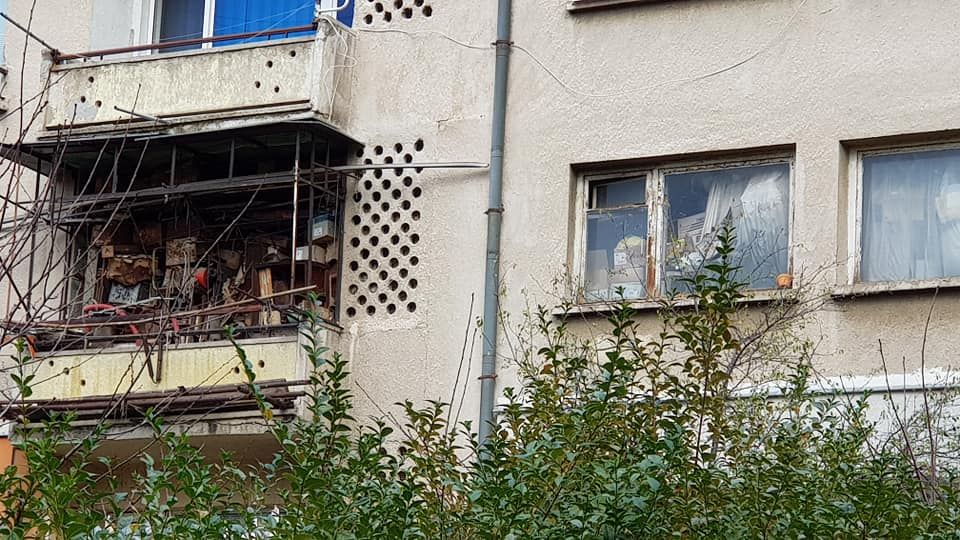 Трагедия: Бивш служител на БНТ превърна апартамента си в сметище СНИМКИ