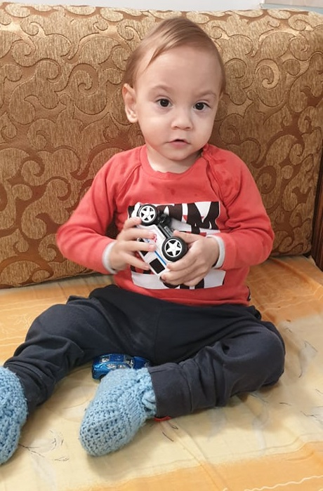 Семейство от Варна изнемогва, за да може да спаси живота на детето си 