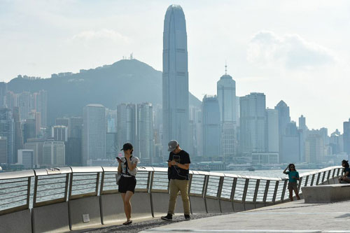 Рекорден спад на посетителите в Хонконг за последните 16 години