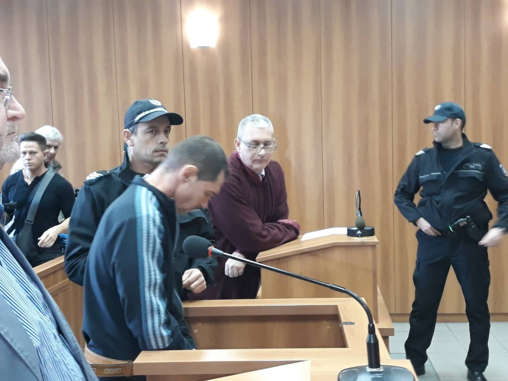 Двойният убиец от Пловдив се разплака в съда, но магистратите не се смилиха
