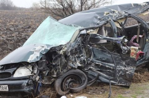 Тежка катастрофа с шофьорка  на "Тракия" отклони трафика по обходен маршрут  