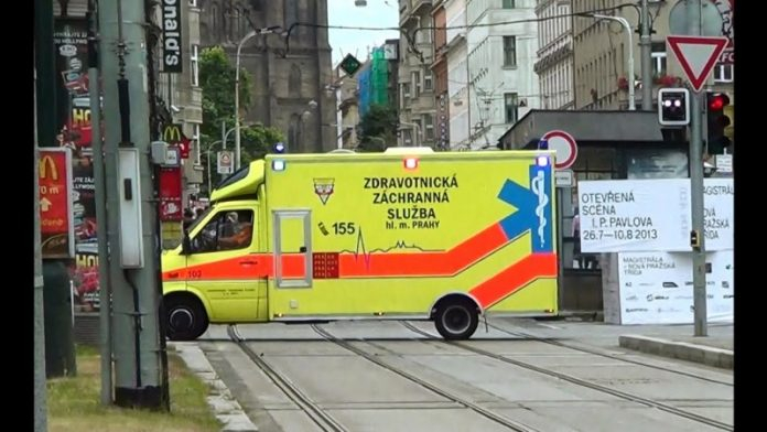 Зверска катастрофа на автобус, пълен с малки деца в Прага 