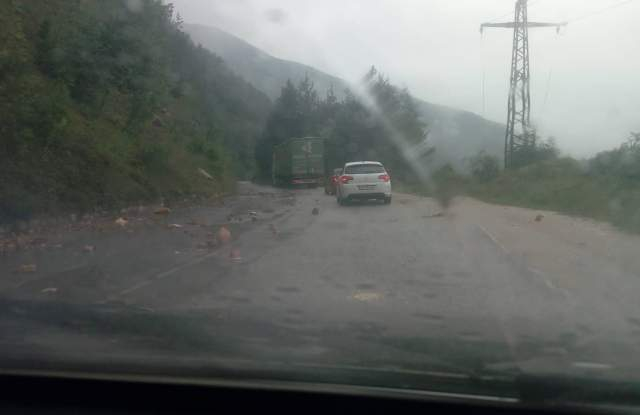 Голяма опасност дебне шофьорите по пътя Асеновград-Смолян