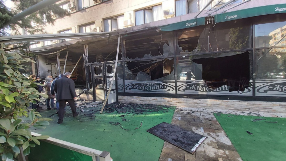 Огнен ужас в хотел в Стара Загора, евакуират гостите СНИМКА
