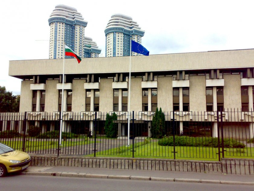 Москва експулсира служители на българското посолство