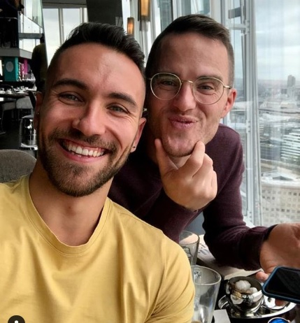 Британска звезда призна, че е гей и показа българския си любовник