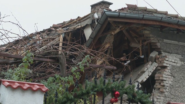 Шокиращо ВИДЕО от срутената къща в Шумен - случаят свързан с ада в Хитрино