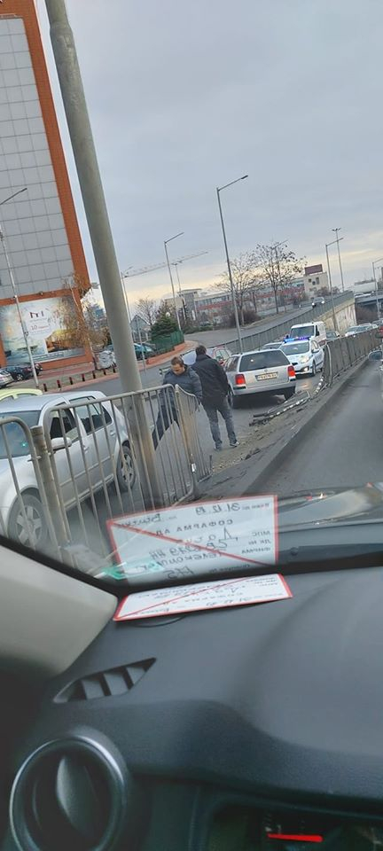 БЛИЦ TV: Пазарджишко БМВ предизвика нов страшен кошмар до "Цариградско шосе" в София