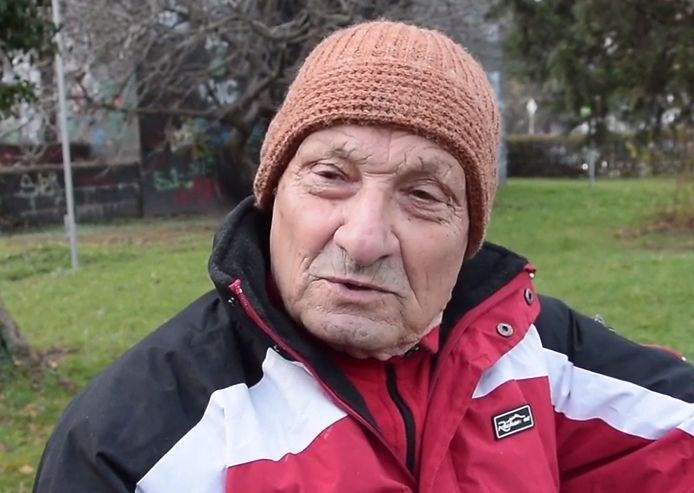Много младежи могат да завидят на този 83-годишен дядо от Кърджали ВИДЕО