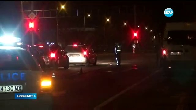 Извънредно в БЛИЦ: Зверска катастрофа в София, вадят с пожарна мъж от колата му