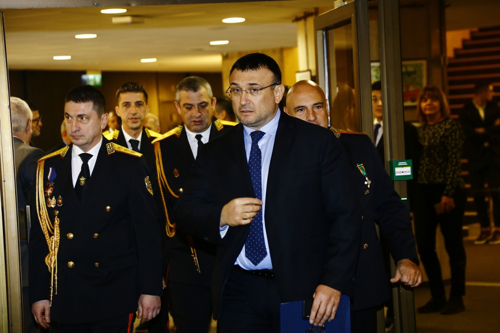 Министър Маринов направи нови разкрития за Живка, работила с италианската мафия