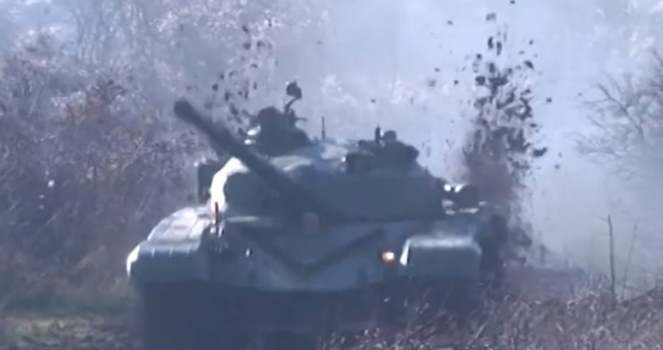 Последният ремонтиран за 822 000 лв. танк Т- 72 пое към Сливен