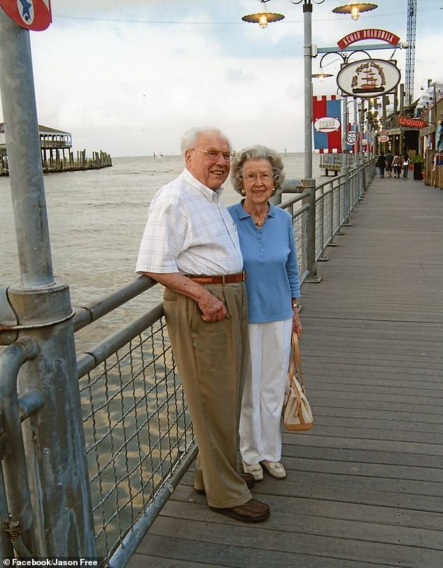 Най-възрастната брачна двойка в света празнува 80 години съвместен живот СНИМКИ